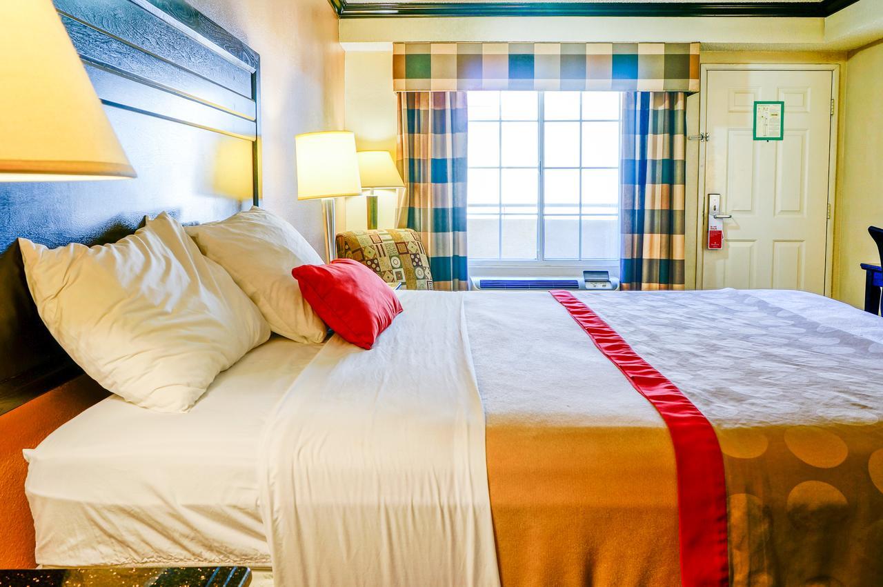Ramada By Wyndham Ontario Hotel Cameră foto